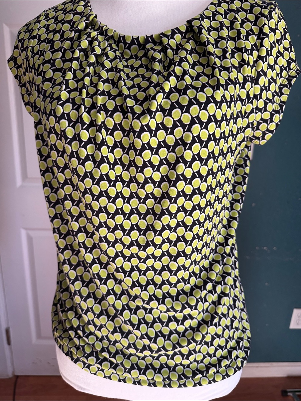 Liz Claiborne Black Cap-Sleeve Top with Lime Dot Print